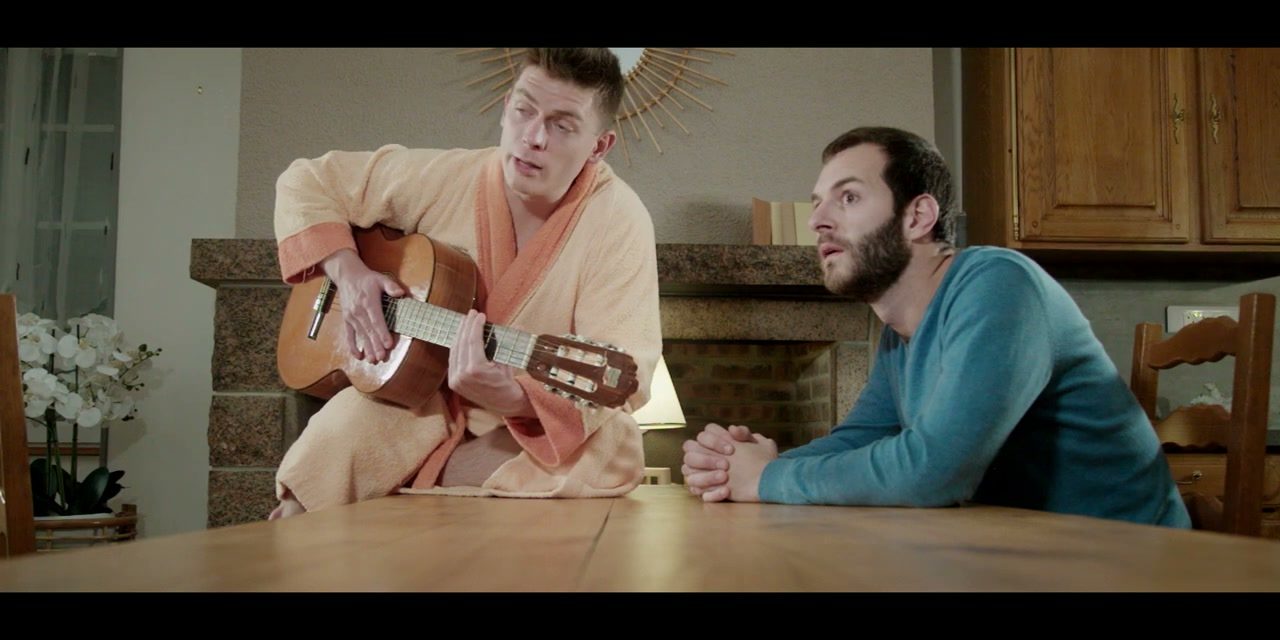 La séance se termine en chanson.